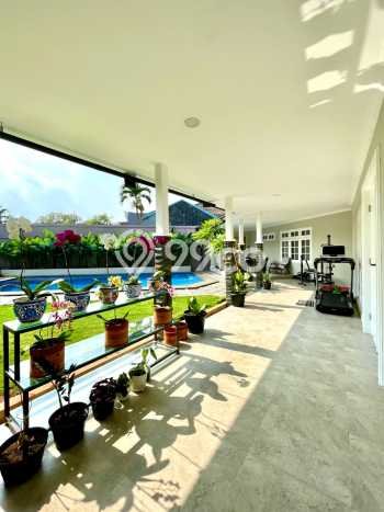 Rumah Elit Modern Tanpa Renovasi di Pejaten Jakarta Selatan Rumah Elit Modern Tanpa Renovasi di Pejaten Jakarta Selatan