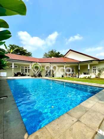 Rumah Elit Modern Tanpa Renovasi di Pejaten Jakarta Selatan Rumah Elit Modern Tanpa Renovasi di Pejaten Jakarta Selatan