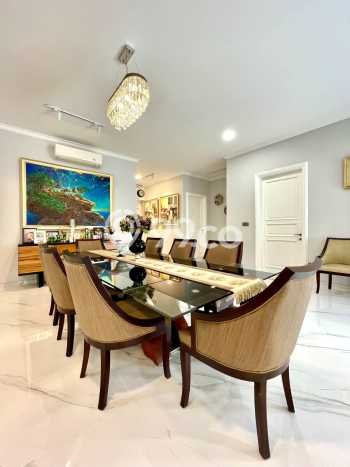 Rumah Elit Modern Tanpa Renovasi di Pejaten Jakarta Selatan Rumah Elit Modern Tanpa Renovasi di Pejaten Jakarta Selatan