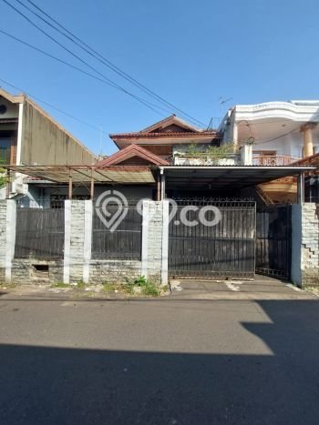 PRIME LOCATION! Rumah Berkembang di Kebayoran Baru, LT 220m2m² Bangunan 220m2m² PRIME LOCATION! Rumah Berkembang di Kebayoran Baru, LT 220m2m² Bangunan 220m2m²
