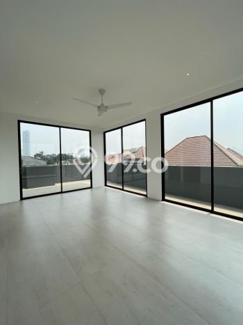 PENAWARAN TERBAIK! Rumah Strategis di Kemang, LT 203m² LB 439m² PENAWARAN TERBAIK! Rumah Strategis di Kemang, LT 203m² LB 439m²