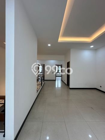 Rumah Mewah LB 280m2 Siap Huni Desain Elegan di Pondok Indah, Jakarta Selatan Rumah Mewah LB 280m2 Siap Huni Desain Elegan di Pondok Indah, Jakarta Selatan