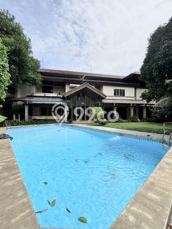 Rumah Luxury Modern Tanpa Renovasi di Pondok Indah Jakarta Selatan Rumah Luxury Modern Tanpa Renovasi di Pondok Indah Jakarta Selatan