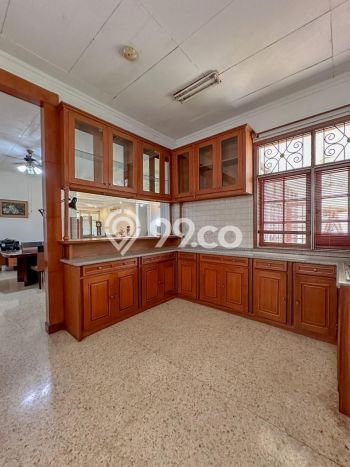Rumah Minimalis LT 797m² Terawat di Kemang, Dekat Pusat Perbelanjaan, Jakarta Selatan Rumah Minimalis LT 797m² Terawat di Kemang, Dekat Pusat Perbelanjaan, Jakarta Selatan