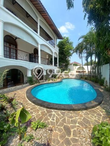 Rumah Eksklusif Dijual LT 690m2 di Cilandak, Jakarta Selatan Rumah Eksklusif Dijual LT 690m2 di Cilandak, Jakarta Selatan