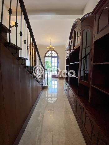 Rumah Eksklusif Dijual LT 690m2 di Cilandak, Jakarta Selatan Rumah Eksklusif Dijual LT 690m2 di Cilandak, Jakarta Selatan