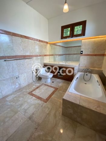 Rumah Eksklusif Dijual LT 690m2 di Cilandak, Jakarta Selatan Rumah Eksklusif Dijual LT 690m2 di Cilandak, Jakarta Selatan