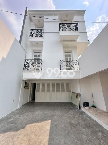 Jual Rumah Mewah Elegan Dengan View Cantik di Ampera, Jakarta Selatan Jual Rumah Mewah Elegan Dengan View Cantik di Ampera, Jakarta Selatan