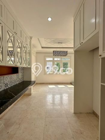 Jual Rumah Mewah Elegan Dengan View Cantik di Ampera, Jakarta Selatan Jual Rumah Mewah Elegan Dengan View Cantik di Ampera, Jakarta Selatan