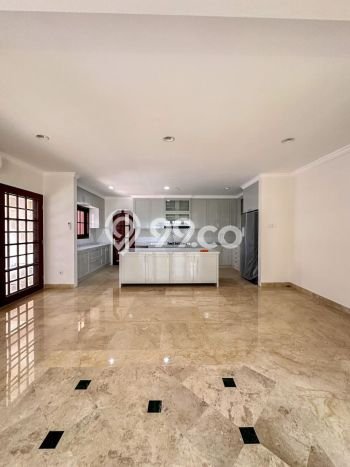 Rumah Elit LB 581m2 Siap Huni Desain Elegan di Simprug, Jakarta Selatan Rumah Elit LB 581m2 Siap Huni Desain Elegan di Simprug, Jakarta Selatan