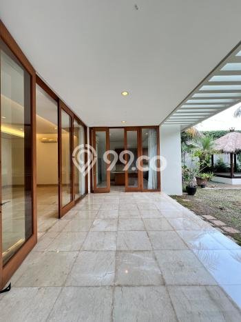 Rumah Mewah LB 550m2 Siap Pakai Desain Elegan di Kemang, Jakarta Selatan Rumah Mewah LB 550m2 Siap Pakai Desain Elegan di Kemang, Jakarta Selatan
