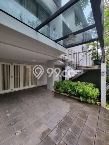 Rumah Luxury Modern Tanpa Renovasi di Lebak Bulus Jakarta Selatan Rumah Luxury Modern Tanpa Renovasi di Lebak Bulus Jakarta Selatan