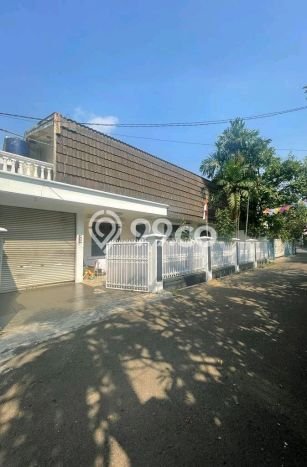 Siap Huni Rumah Minimalis & Modern LB 240m2 di Kemang Siap Huni Rumah Minimalis & Modern LB 240m2 di Kemang
