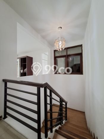 Rumah Elit Modern Tanpa Renovasi di Pejaten Jakarta Selatan Rumah Elit Modern Tanpa Renovasi di Pejaten Jakarta Selatan