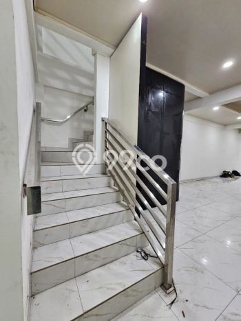 LOKASI STRATEGIS! Ruko di , Luas 600m2m², Akses Strategis LOKASI STRATEGIS! Ruko di , Luas 600m2m², Akses Strategis