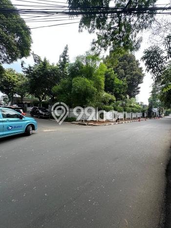 SIAP HUNI! Rumah Strategis area Kebayoran Baru, Luas 1000m2m² LB 500m2m² SIAP HUNI! Rumah Strategis area Kebayoran Baru, Luas 1000m2m² LB 500m2m²