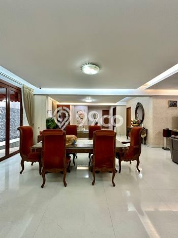 Kesempatan Investasi di Pusat Kota Cilandak, Jakarta Selatan - 5 Kamar Tidur Kesempatan Investasi di Pusat Kota Cilandak, Jakarta Selatan - 5 Kamar Tidur