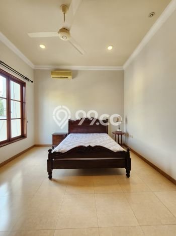 Hunian Bagus Disewakan di Kemang, Jakarta Selatan LT 535m2, LB 450m2 Hunian Bagus Disewakan di Kemang, Jakarta Selatan LT 535m2, LB 450m2