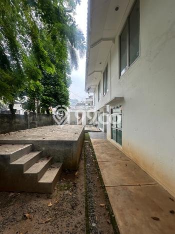 NEW LISTING! Rumah Premium di Kebayoran Baru, Luas 244m2m² LB 200m2m² NEW LISTING! Rumah Premium di Kebayoran Baru, Luas 244m2m² LB 200m2m²