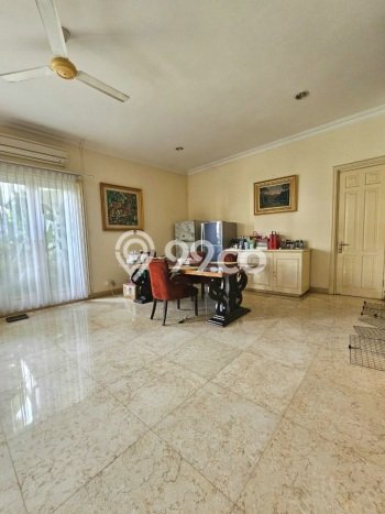 Rumah Elit LB 400m2 Siap Huni Desain Elegan di Kemang, Jakarta Selatan Rumah Elit LB 400m2 Siap Huni Desain Elegan di Kemang, Jakarta Selatan