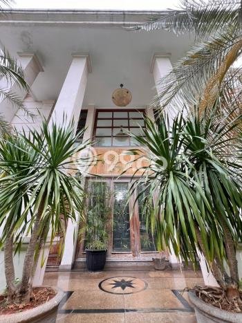 Rumah 6 KT 9 KM di Kawasan , Jakarta Selatan Rumah 6 KT 9 KM di Kawasan , Jakarta Selatan