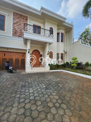 Hunian Bagus Disewakan di Kemang, Jakarta Selatan LT 535m2, LB 450m2 Hunian Bagus Disewakan di Kemang, Jakarta Selatan LT 535m2, LB 450m2
