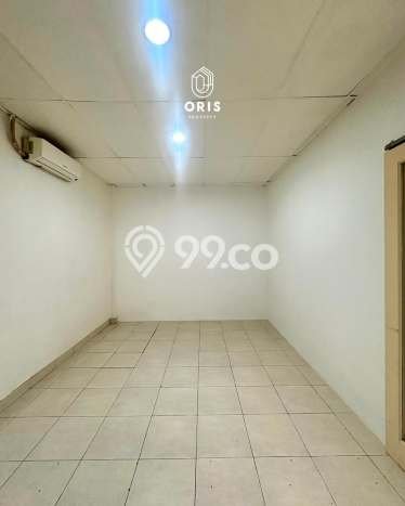 AREA TERSIBUK! Ruko di Kebayoran Baru, Luas 250m², Potensi Prospektif AREA TERSIBUK! Ruko di Kebayoran Baru, Luas 250m², Potensi Prospektif