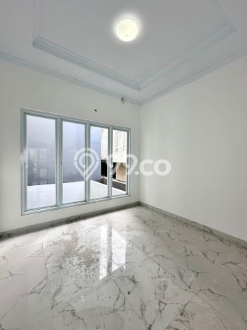 Kesempatan Langka Memiliki Rumah LT 131m2m² / LB 240m2m² di Kawasan Komersial Jagakarsa, Jakarta Selatan Kesempatan Langka Memiliki Rumah LT 131m2m² / LB 240m2m² di Kawasan Komersial Jagakarsa, Jakarta Selatan