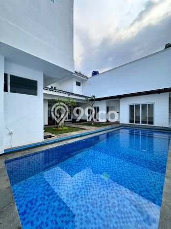 Kesempatan Investasi LT 480m2m² / LB 690m2m² di , Dekat Pusat Kota, Jakarta Selatan Kesempatan Investasi LT 480m2m² / LB 690m2m² di , Dekat Pusat Kota, Jakarta Selatan