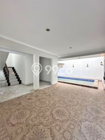 Kesempatan Langka Memiliki Rumah LT 131m2m² / LB 240m2m² di Kawasan Komersial Jagakarsa, Jakarta Selatan Kesempatan Langka Memiliki Rumah LT 131m2m² / LB 240m2m² di Kawasan Komersial Jagakarsa, Jakarta Selatan