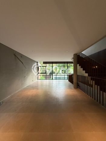 Rumah Mewah LB 385m2 Siap Huni Desain Elegan di Cipete, Jakarta Selatan Rumah Mewah LB 385m2 Siap Huni Desain Elegan di Cipete, Jakarta Selatan