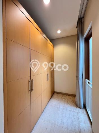 Rumah Mewah LB 550m2 Siap Pakai Desain Elegan di Kemang, Jakarta Selatan Rumah Mewah LB 550m2 Siap Pakai Desain Elegan di Kemang, Jakarta Selatan