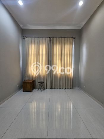 Ready to Use! Luxury House LT 215m2 Desain Modern di Senopati Ready to Use! Luxury House LT 215m2 Desain Modern di Senopati