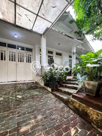 Siap Huni Rumah Mewah 4 Kamar di Kebayoran Baru Dekat ke Mana Pun Siap Huni Rumah Mewah 4 Kamar di Kebayoran Baru Dekat ke Mana Pun