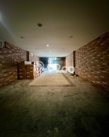AREA KOMERSIAL! Ruko di Kemang, Luas 276m², Akses Raya AREA KOMERSIAL! Ruko di Kemang, Luas 276m², Akses Raya