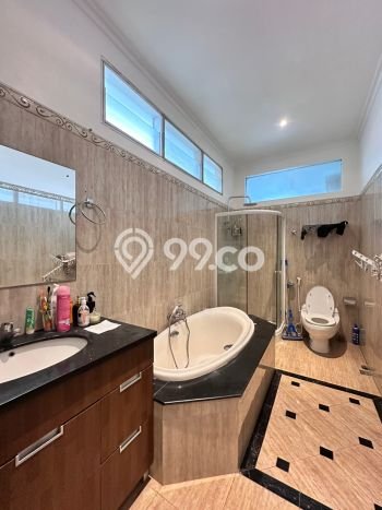 Kesempatan Investasi LT 480m2m² / LB 690m2m² di , Dekat Pusat Kota, Jakarta Selatan Kesempatan Investasi LT 480m2m² / LB 690m2m² di , Dekat Pusat Kota, Jakarta Selatan