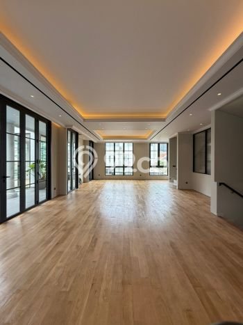 For Sale! Luxury House LT 370m2 Desain Elegan di Senopati For Sale! Luxury House LT 370m2 Desain Elegan di Senopati