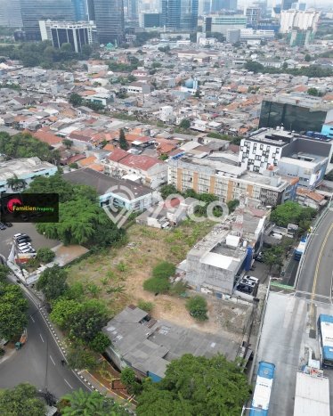 Jarang Ada! Tanah di Senayan Punya Luas 2460m2 - Jarang Ada! Tanah di Senayan Punya Luas 2460m2 -