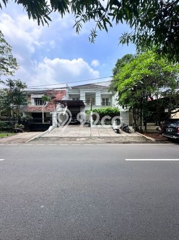 Hunian Eksklusif Dijual LT 325m2 di Kebayoran Baru, Jakarta Selatan Hunian Eksklusif Dijual LT 325m2 di Kebayoran Baru, Jakarta Selatan