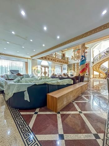 Jual Rumah Luas Megah Dengan View Eksklusif di Pondok Indah, Jakarta Selatan Jual Rumah Luas Megah Dengan View Eksklusif di Pondok Indah, Jakarta Selatan