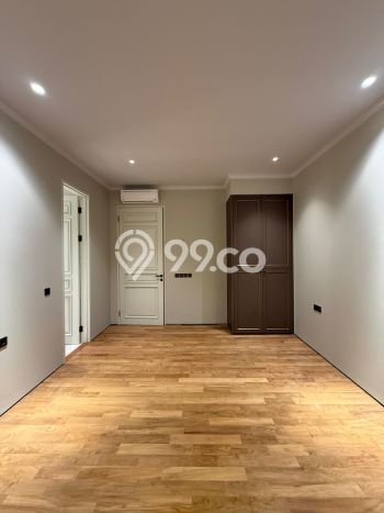For Sale! Luxury House LT 370m2 Desain Elegan di Senopati For Sale! Luxury House LT 370m2 Desain Elegan di Senopati