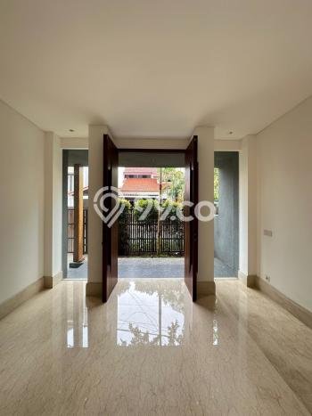 Ready to Use! Luxury House LT 201m2 Desain Modern di Pondok Indah Ready to Use! Luxury House LT 201m2 Desain Modern di Pondok Indah