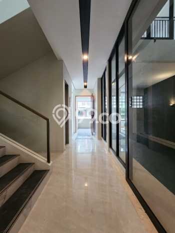 NEW LISTING! Rumah Premium di Cipete, Luas 216m² LB 400m² NEW LISTING! Rumah Premium di Cipete, Luas 216m² LB 400m²