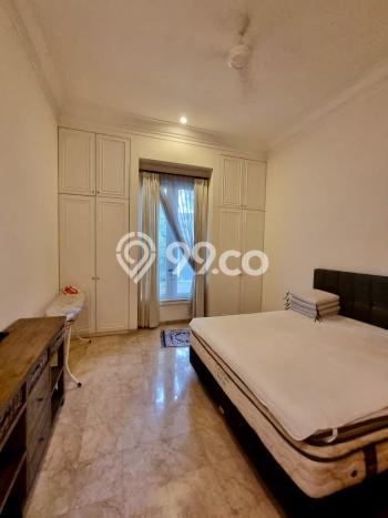 SIAP HUNI! Rumah Strategis area Kemang, Luas 700m² Bangunan 450m² SIAP HUNI! Rumah Strategis area Kemang, Luas 700m² Bangunan 450m²