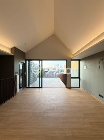 Rumah Mewah LB 385m2 Siap Huni Desain Elegan di Cipete, Jakarta Selatan Rumah Mewah LB 385m2 Siap Huni Desain Elegan di Cipete, Jakarta Selatan