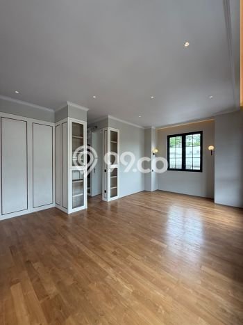 For Sale! Luxury House LT 370m2 Desain Elegan di Senopati For Sale! Luxury House LT 370m2 Desain Elegan di Senopati