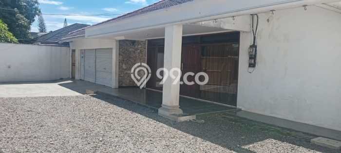 For Sale! Luxury House LT 1074m2 Desain Modern di Kemang For Sale! Luxury House LT 1074m2 Desain Modern di Kemang