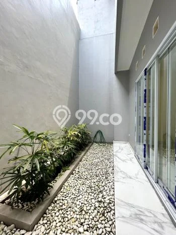 Siap Huni Rumah Mewah 4 Kamar di Tebet Dekat ke Mana Saja Siap Huni Rumah Mewah 4 Kamar di Tebet Dekat ke Mana Saja