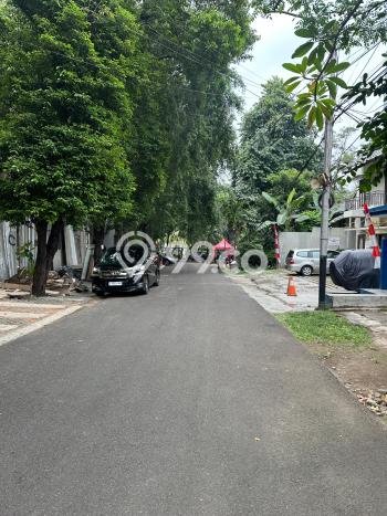 NEW LISTING! Rumah Premium di Kebayoran Baru, Luas 244m2m² LB 200m2m² NEW LISTING! Rumah Premium di Kebayoran Baru, Luas 244m2m² LB 200m2m²