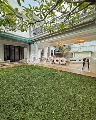 Rumah Elit Modern Tanpa Renovasi di Kemang Jakarta Selatan Rumah Elit Modern Tanpa Renovasi di Kemang Jakarta Selatan